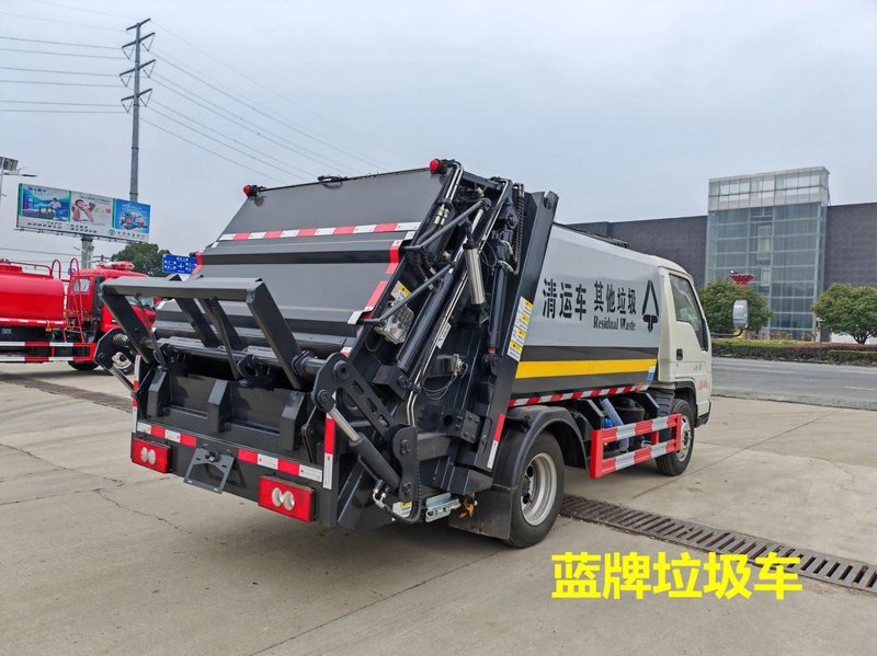 洒水车行业：价格波动背后的市场趋势解读